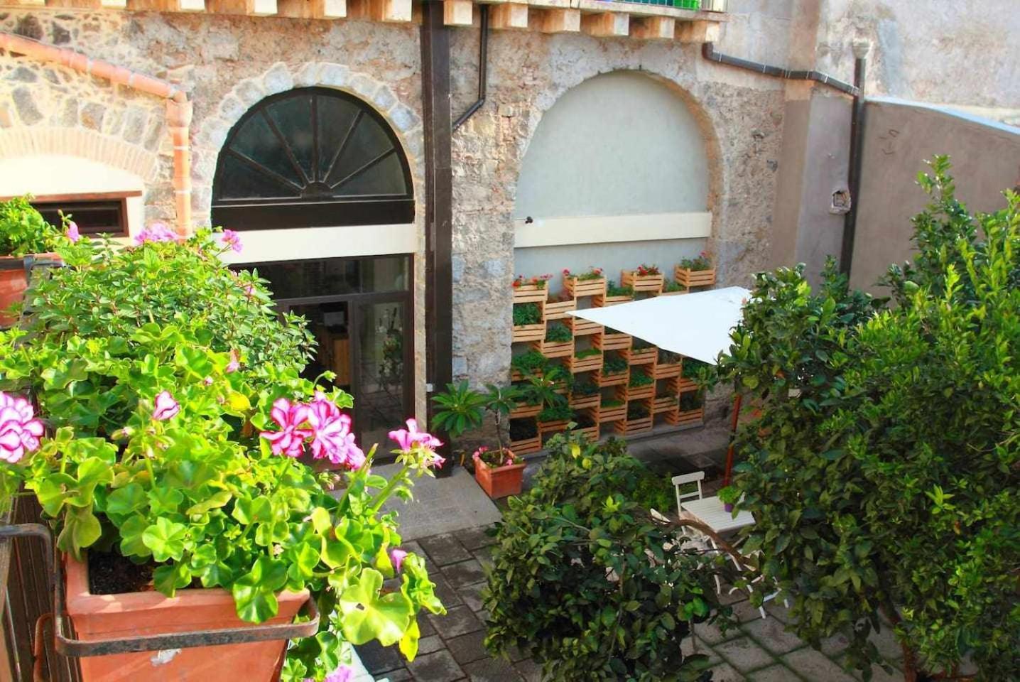 B&B Comeinsicily Cortedeilimoni Charming & Relax Acireale Kamer foto